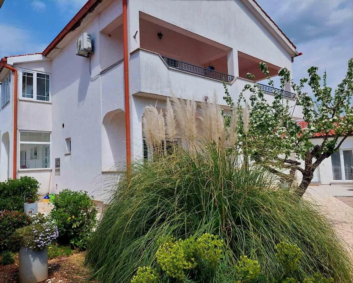 Rooms Hodanic Krk Town